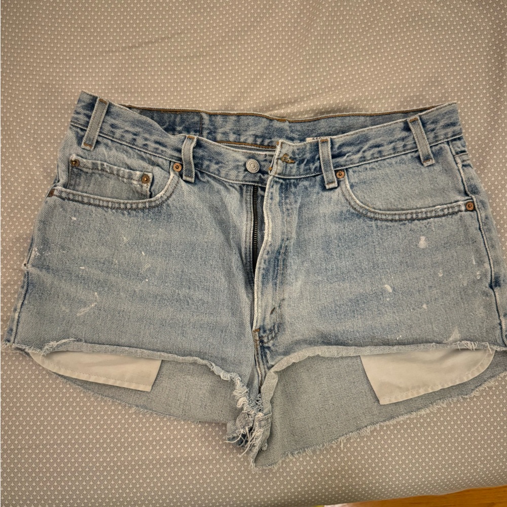 Levi Cutoff Distressed Shorts High Waisted